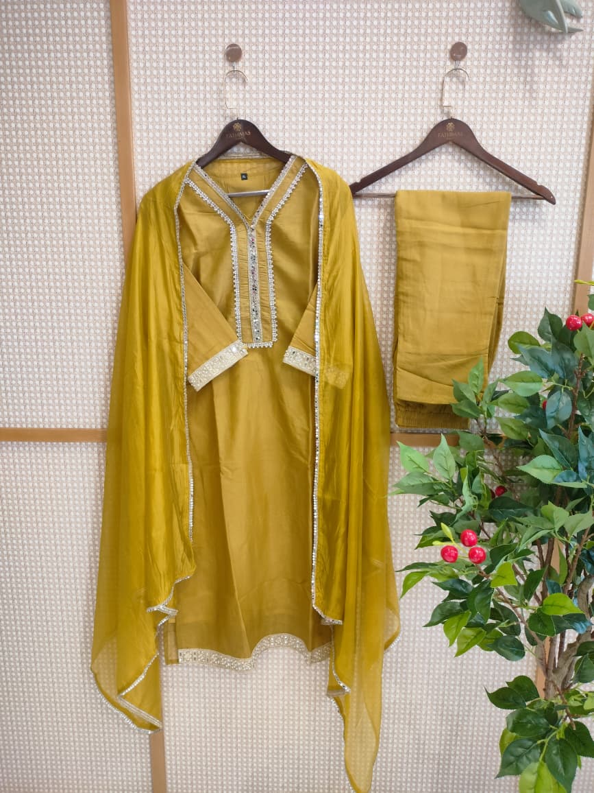 Party wear