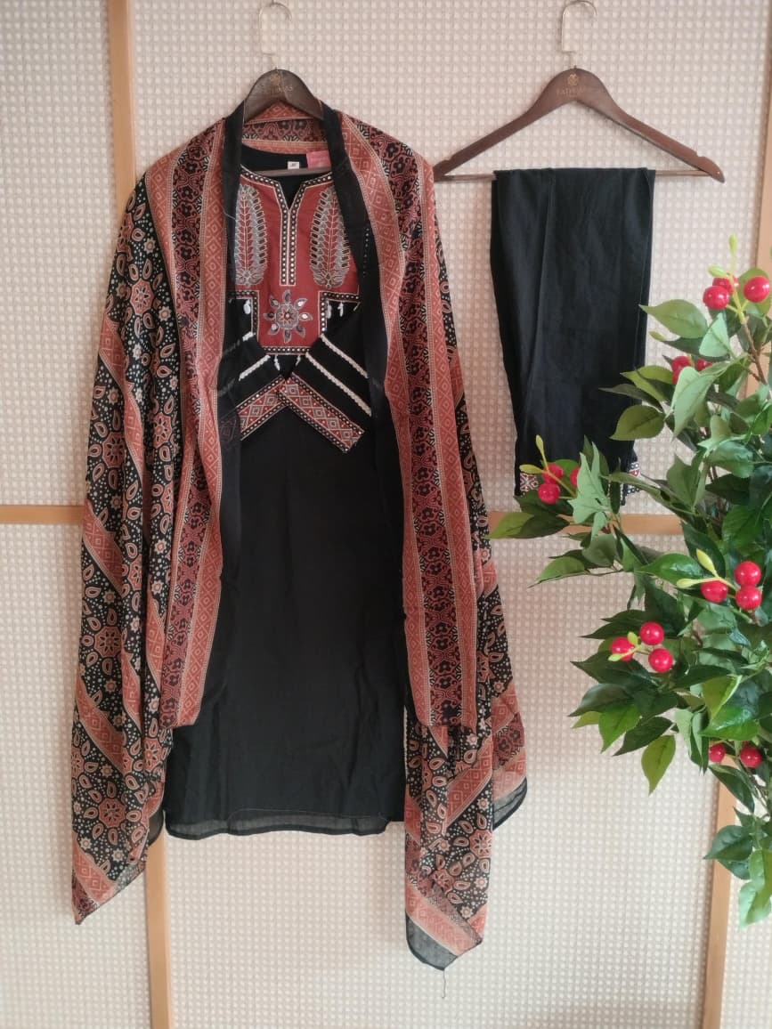 Party wear