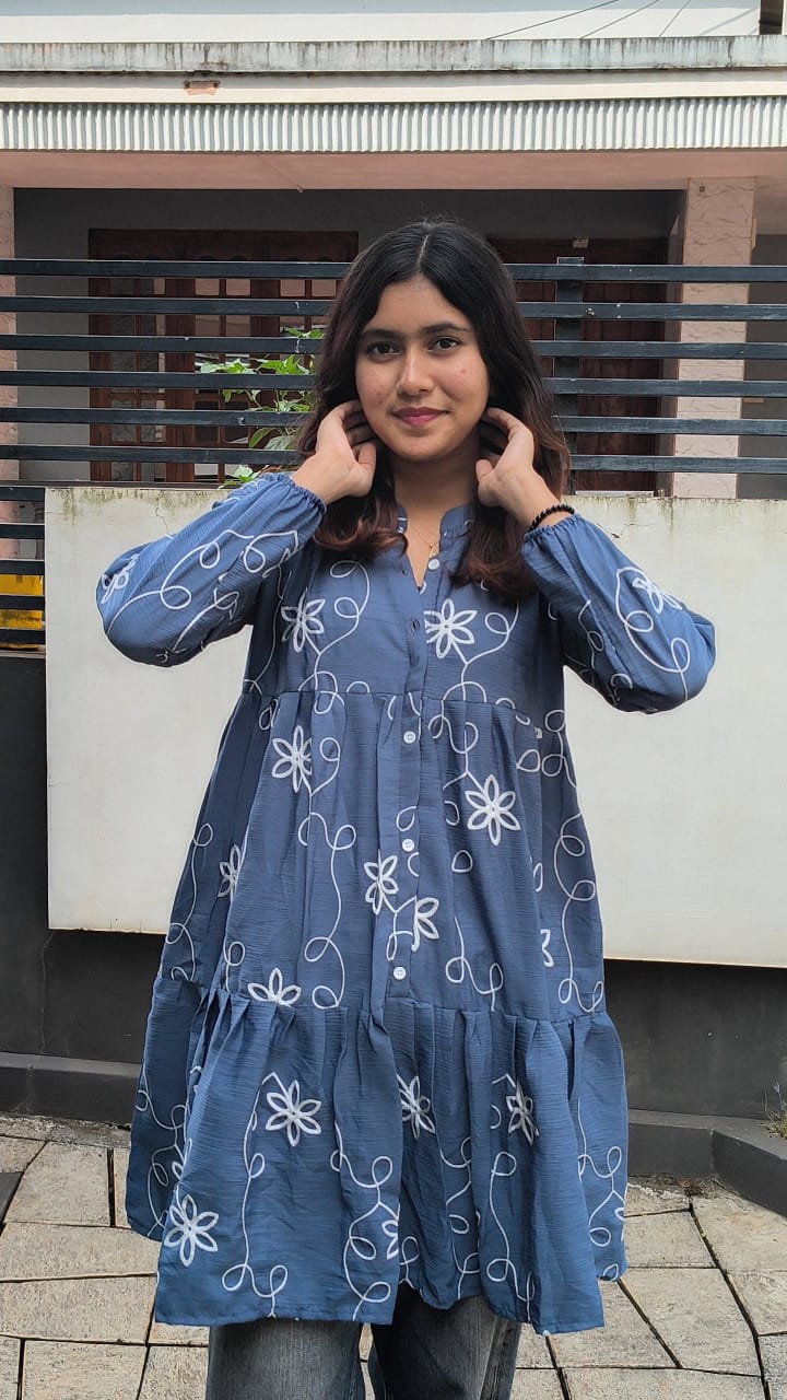 SHORT TOP