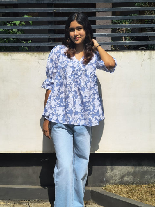 SHORT TOP