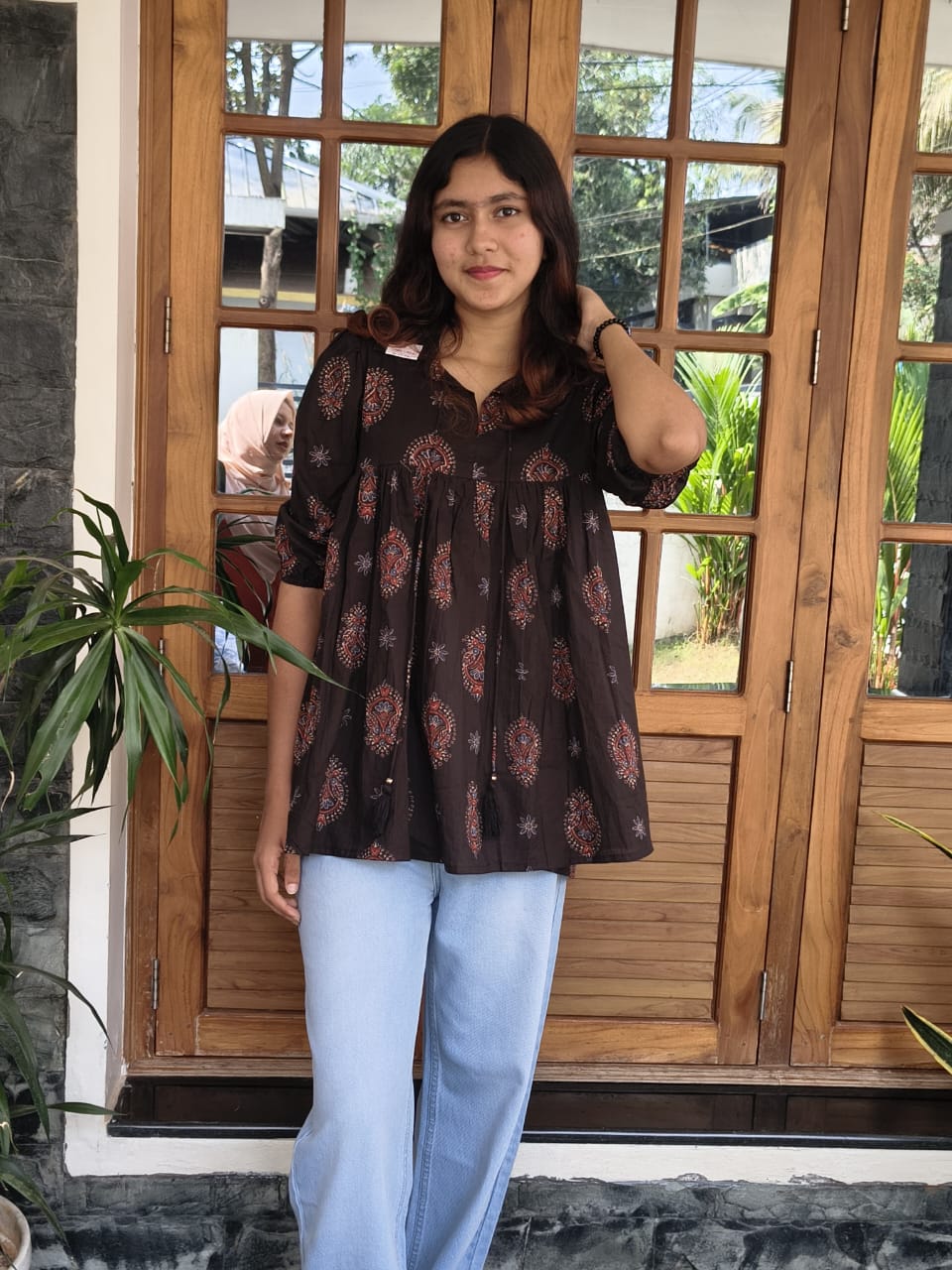 SHORT TOP